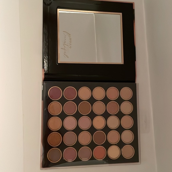 ELLEN TRACY Glam eyeshadow palette in box with sealed mirror. Cruelty free vegan - Picture 3 of 17